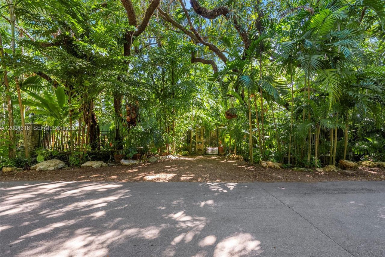 3584 Saint Gaudens Rd, Miami, FL 33133 Photo