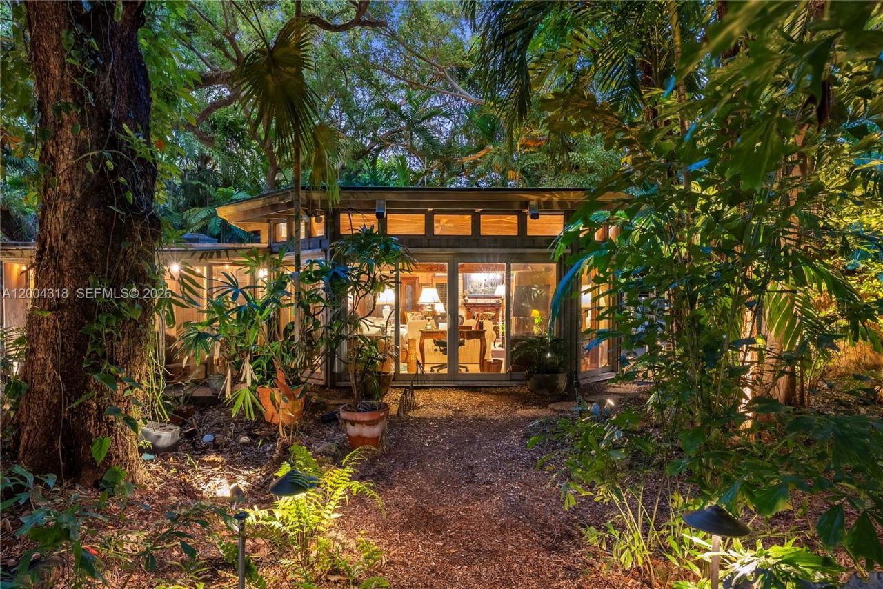 3584 Saint Gaudens Rd, Miami, FL 33133 Photo