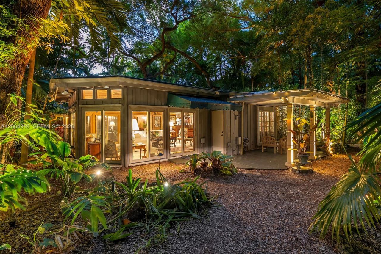 3584 Saint Gaudens Rd, Miami, FL 33133 Photo