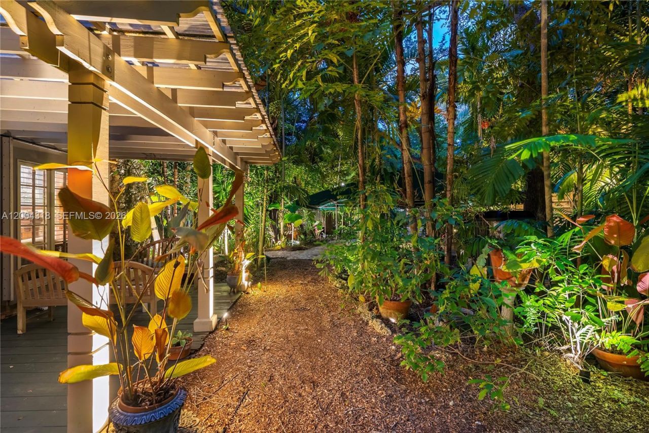 3584 Saint Gaudens Rd, Miami, FL 33133 Photo