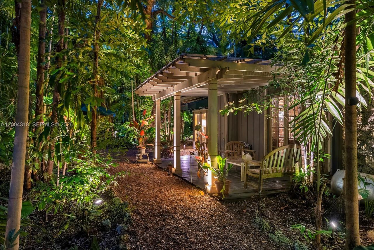 3584 Saint Gaudens Rd, Miami, FL 33133 Photo