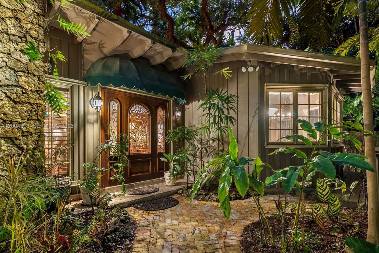 3584 Saint Gaudens Rd, Miami, FL 33133 Photo