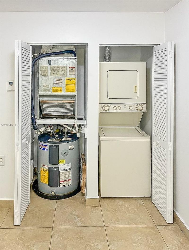 7012 NW 179th St , Unit 209, Hialeah, FL 33015 Photo