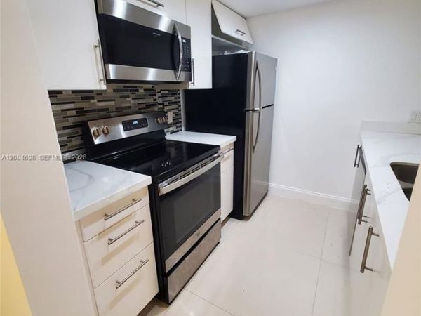 8100 Geneva Ct , Unit 437, Doral, FL 33166