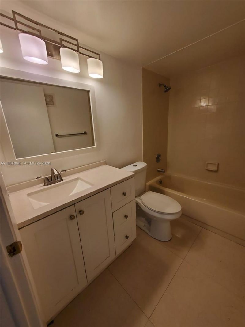 8100 Geneva Ct , Unit 437, Doral, FL 33166 Photo