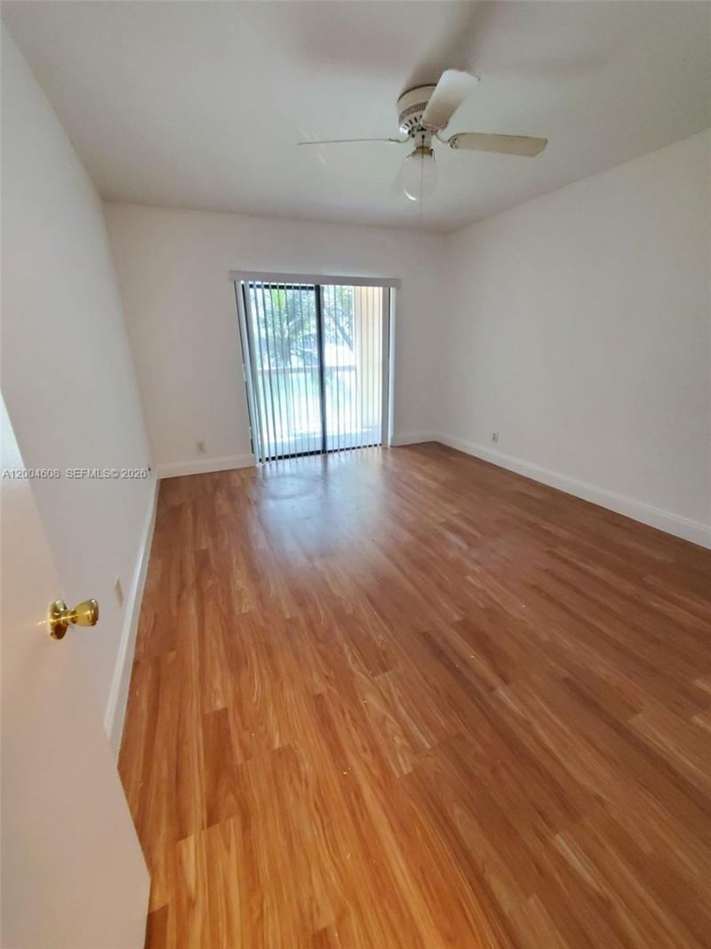 8100 Geneva Ct , Unit 437, Doral, FL 33166 Photo