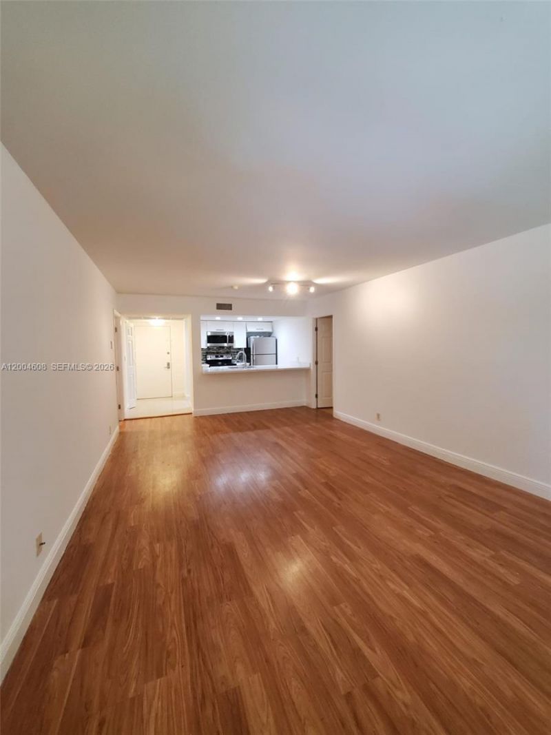 8100 Geneva Ct , Unit 437, Doral, FL 33166 Photo