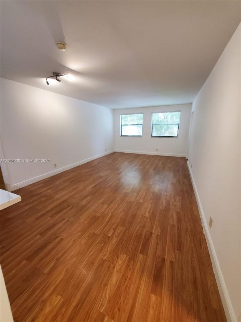 8100 Geneva Ct , Unit 437, Doral, FL 33166 Photo