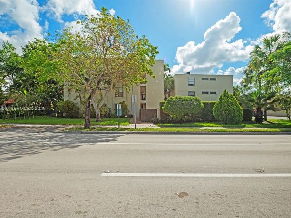 709 Curtiss Pkwy , Unit 23, Miami Springs, FL 33166