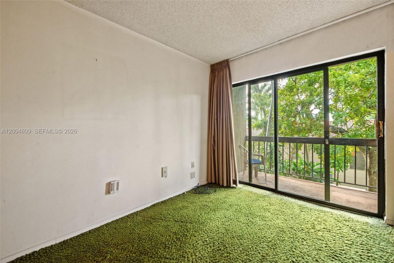 709 Curtiss Pkwy, Unit 23, Miami Springs, FL 33166 Photo