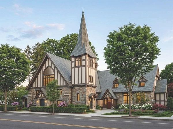 201 Freeman Street, Unit A7, Brookline, MA 02446