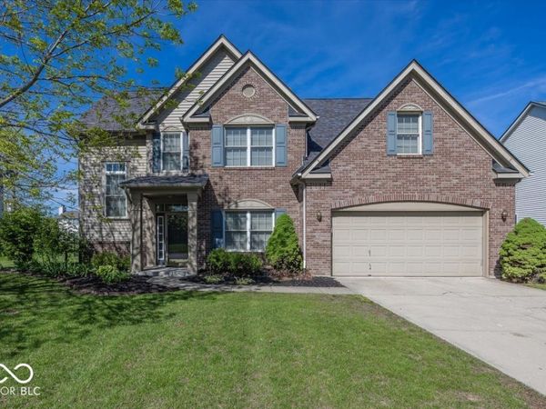 1128 Red Dunes Run, Avon, IN 46123