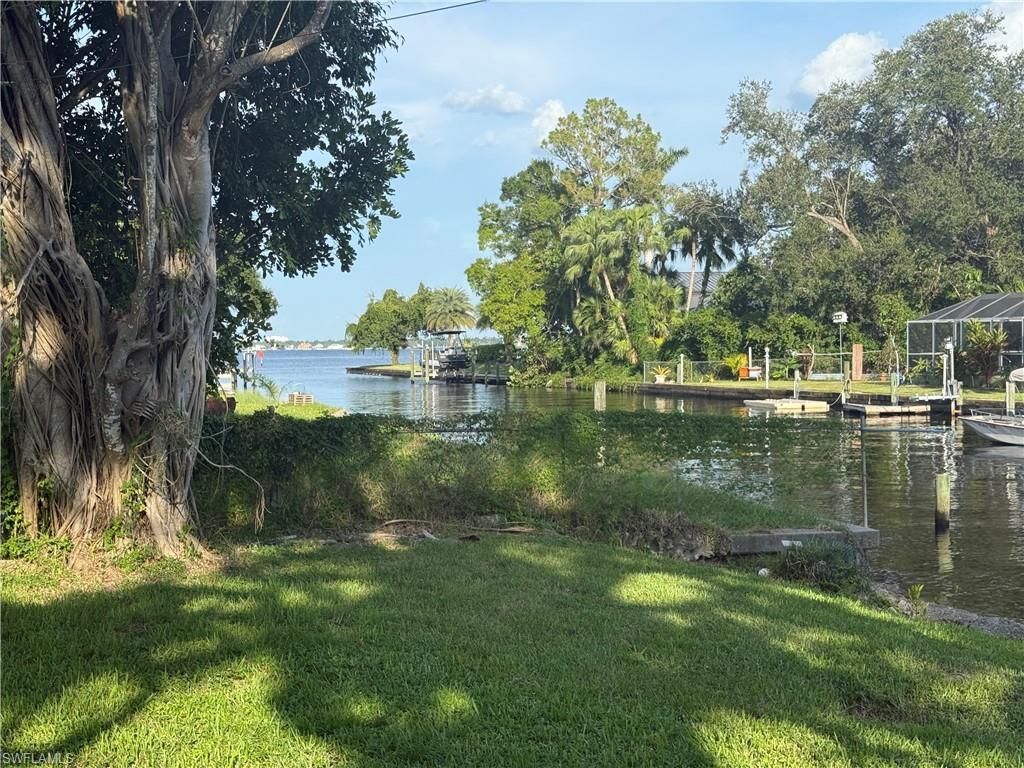 1845 Marina Cir, North Fort Myers, FL 33903 Photo
