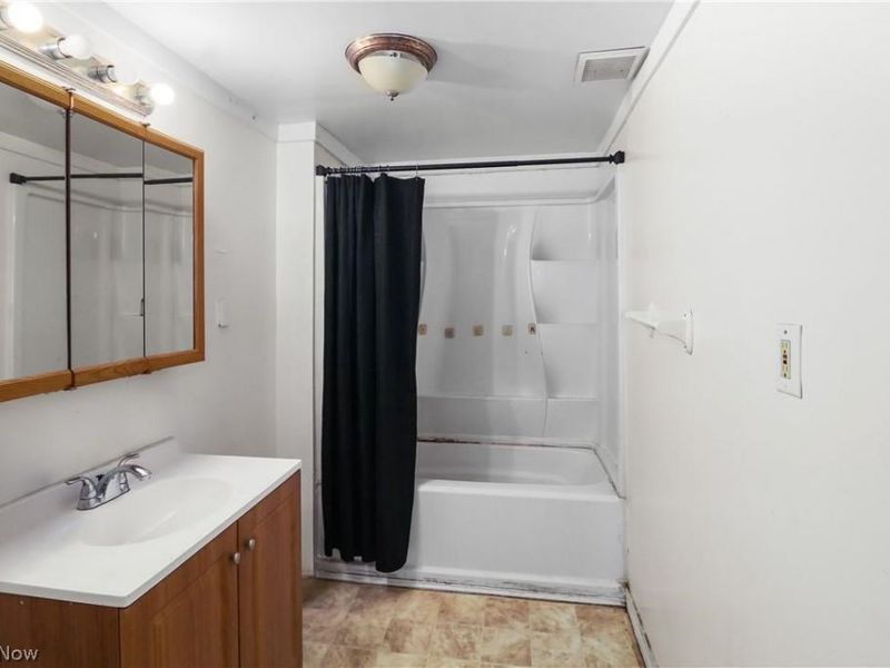 511 Brown Street, Akron, OH 44311 Photo 5