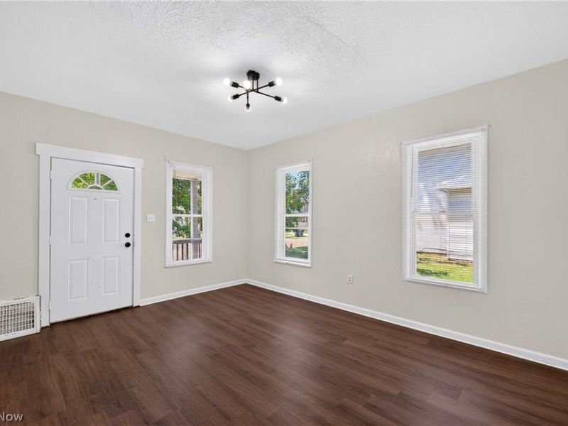 505 Brown Street, Akron, OH 44311 Photo 6