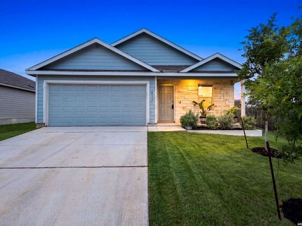 401 Alta Vista Ter, Seguin, TX 78155