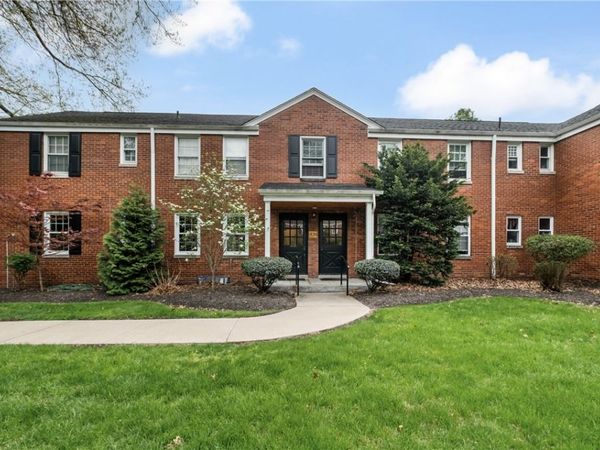 834 Thorn St, Unit 17, Sewickley, PA 15143