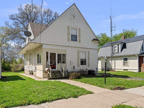 505 E Main Street , Morrison, IL 61270