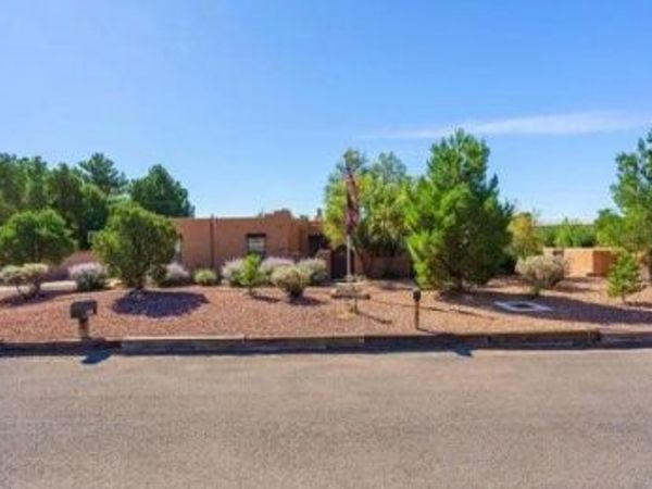 5900 Jones Place NW, Albuquerque, NM 87120
