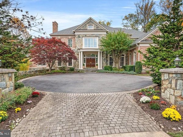 7818 CROWNHURST COURT, MCLEAN, VA 22102