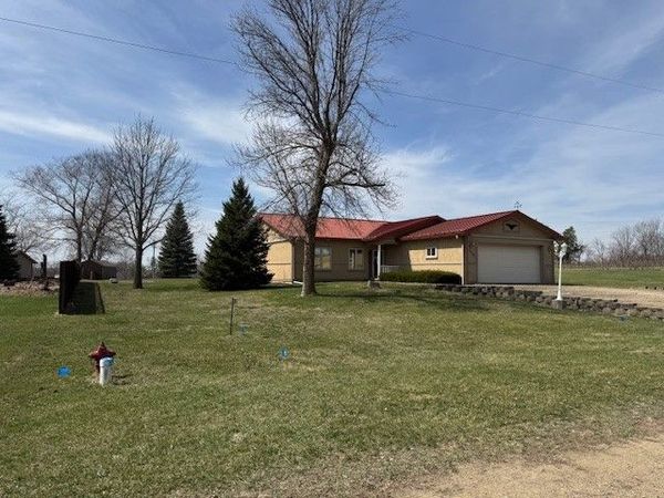 220 Sunset Court , Chelsea, IA 52215