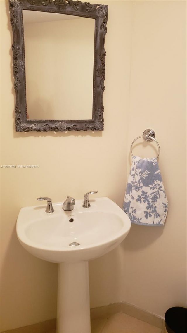 16699 Collins Ave, Unit 2404, Sunny Isles Beach, FL 33160 Photo