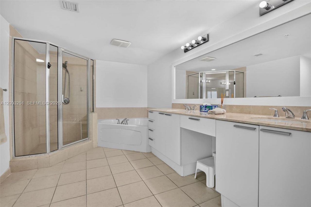 16699 Collins Ave, Unit 2404, Sunny Isles Beach, FL 33160 Photo