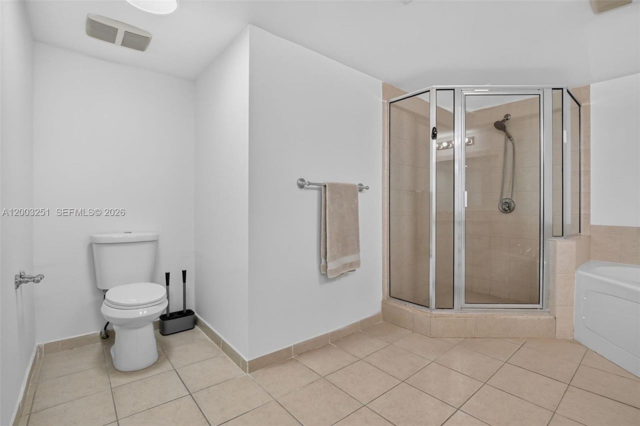 16699 Collins Ave, Unit 2404, Sunny Isles Beach, FL 33160 Photo