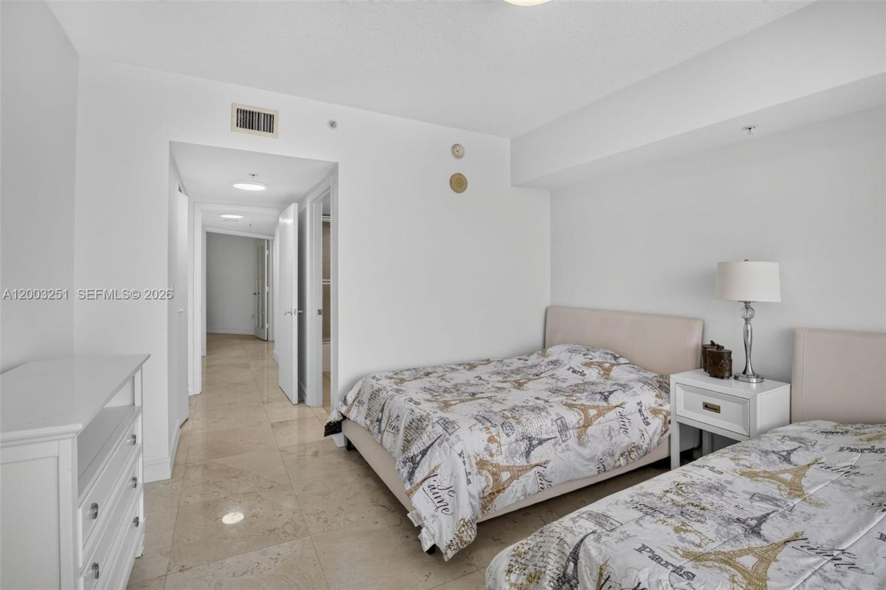16699 Collins Ave, Unit 2404, Sunny Isles Beach, FL 33160 Photo