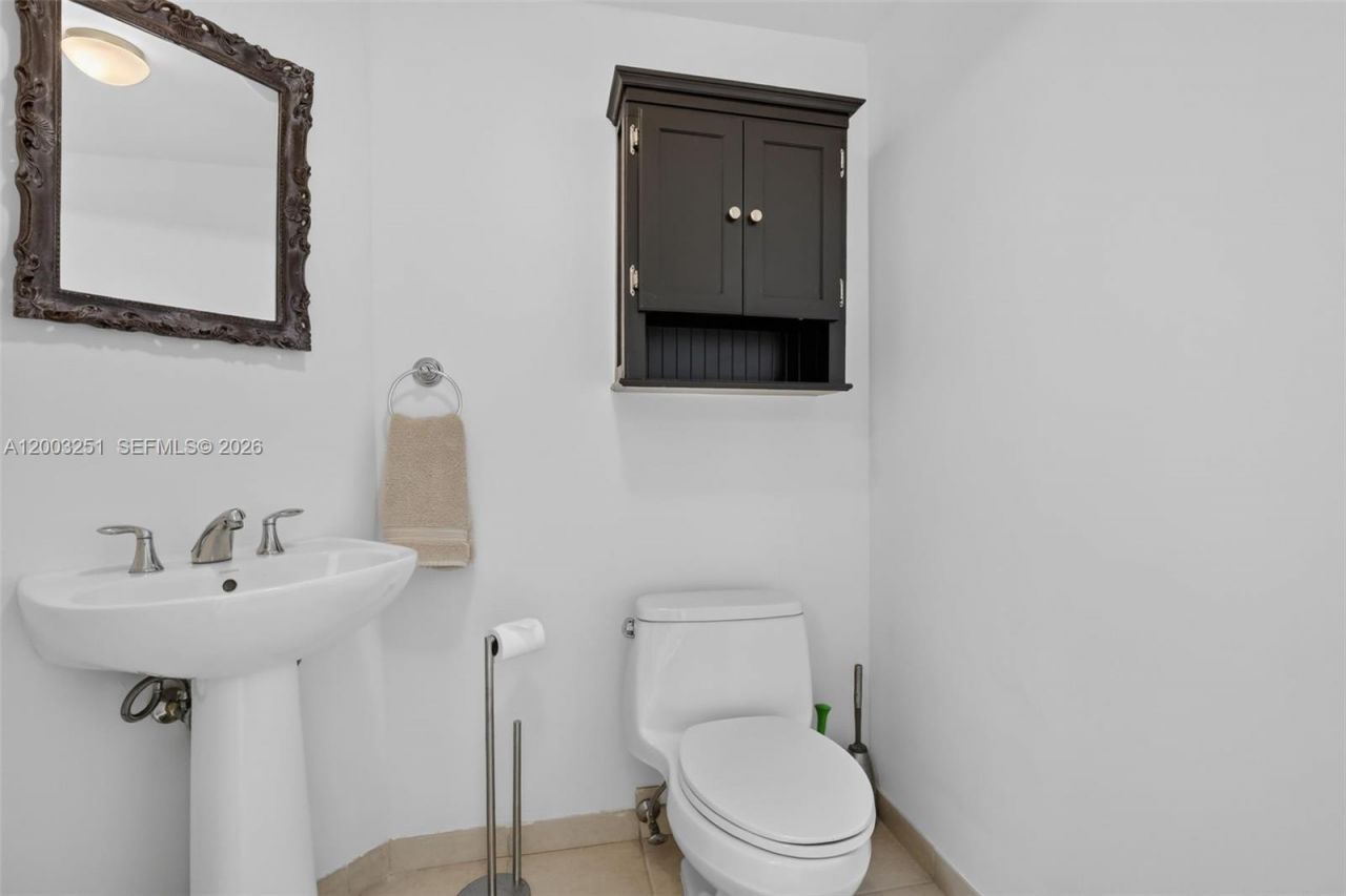 16699 Collins Ave, Unit 2404, Sunny Isles Beach, FL 33160 Photo