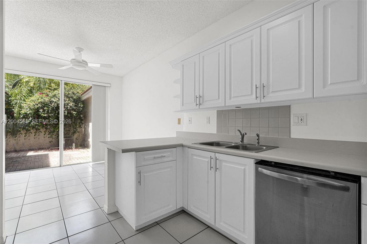 Please Call For Address, Hollywood, FL 33019 Photo