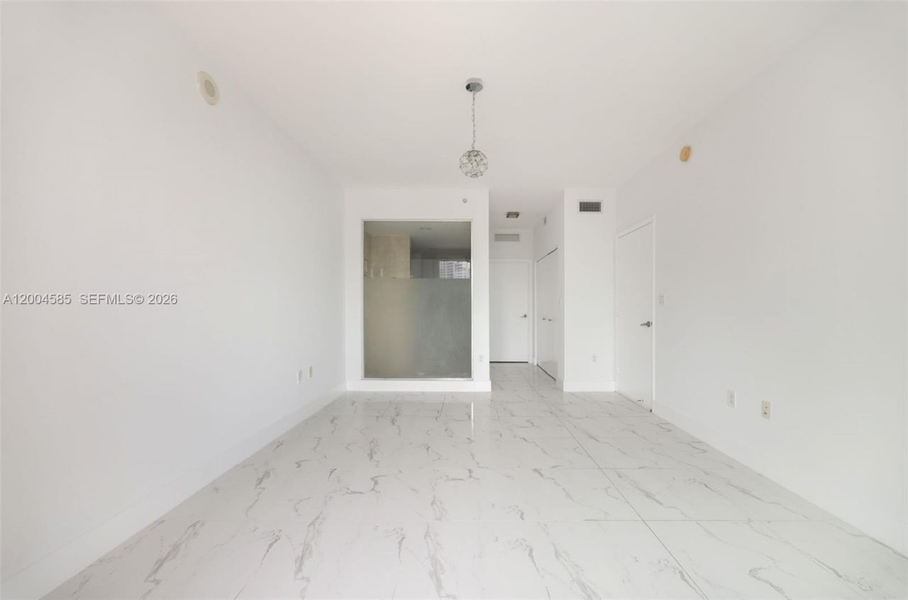 90 SW 3rd St , Unit 2602, Miami, FL 33130 Photo