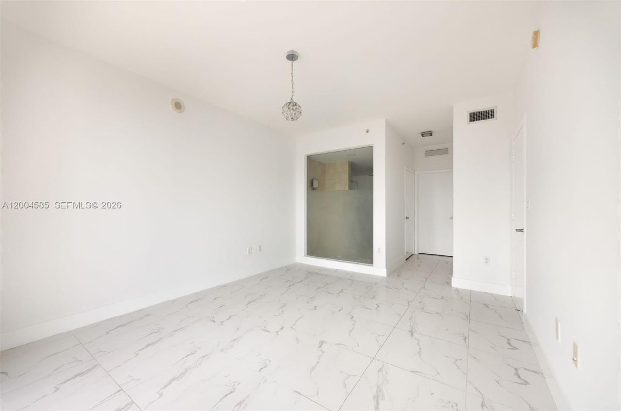 90 SW 3rd St , Unit 2602, Miami, FL 33130 Photo