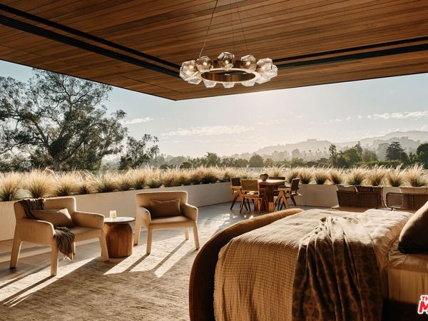 401 N Tigertail Road, Los Angeles, CA 90049