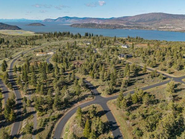 856 Beattys Butte Drive, Klamath Falls, OR 97601