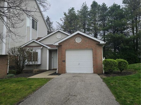 355 Village Pointe Drive , Unit F, Akron, OH 44313