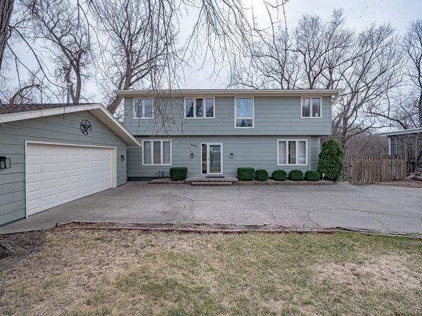 3437 Stone Park Blvd, Sioux City, IA 51104