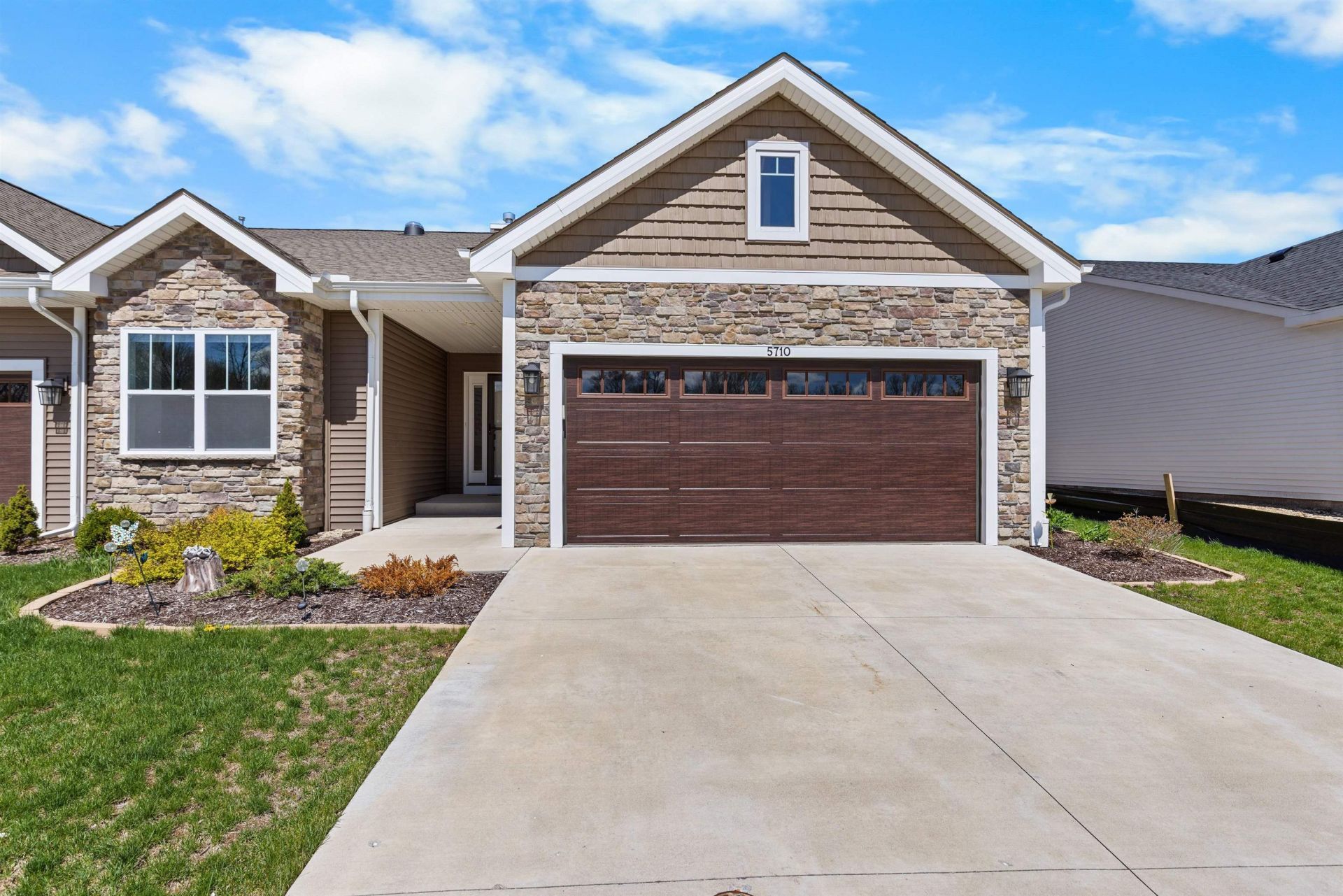 5710 WILLOW CREEK Lane, ROSCOE, IL 61073