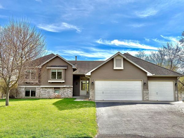 4947 Credit River Drive , Savage, MN 55378