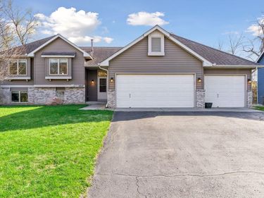 4947 Credit River Drive, Savage, MN 55378