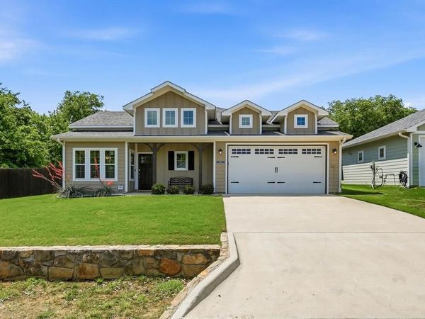 207 Wilson Street, Lake Dallas, TX 75065