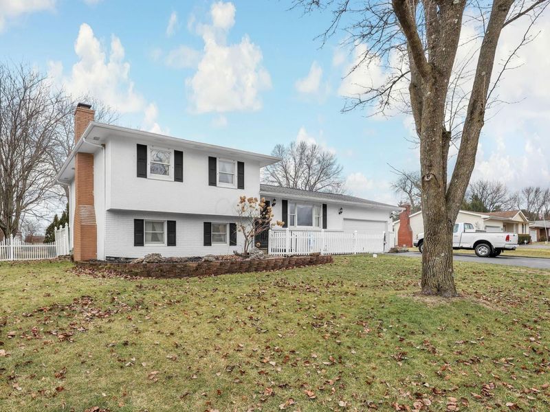 222 Deer Trail Road, Reynoldsburg, OH 43068 Photo 2
