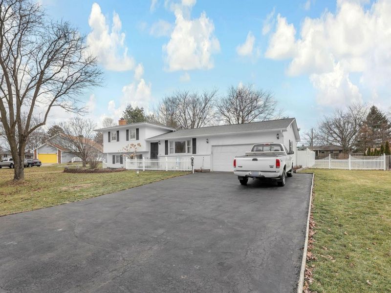 222 Deer Trail Road, Reynoldsburg, OH 43068 Photo 3