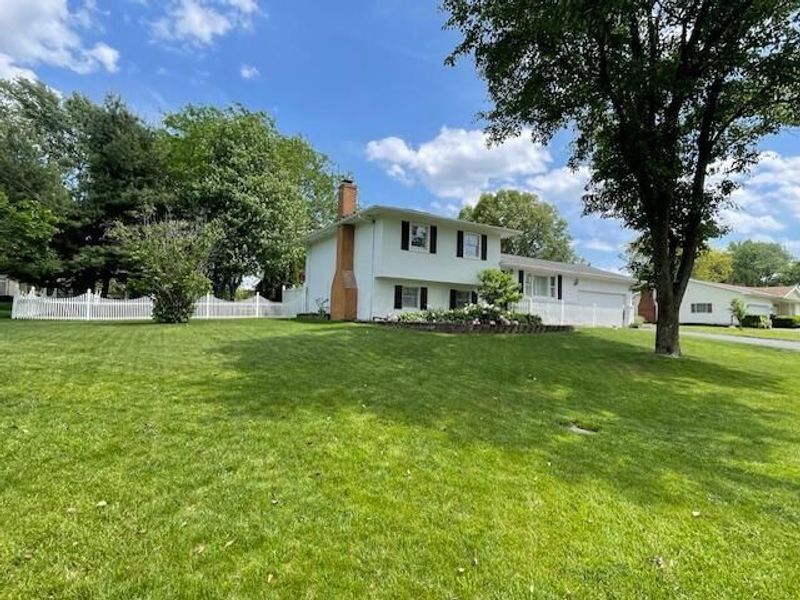 222 Deer Trail Road, Reynoldsburg, OH 43068 Photo 3