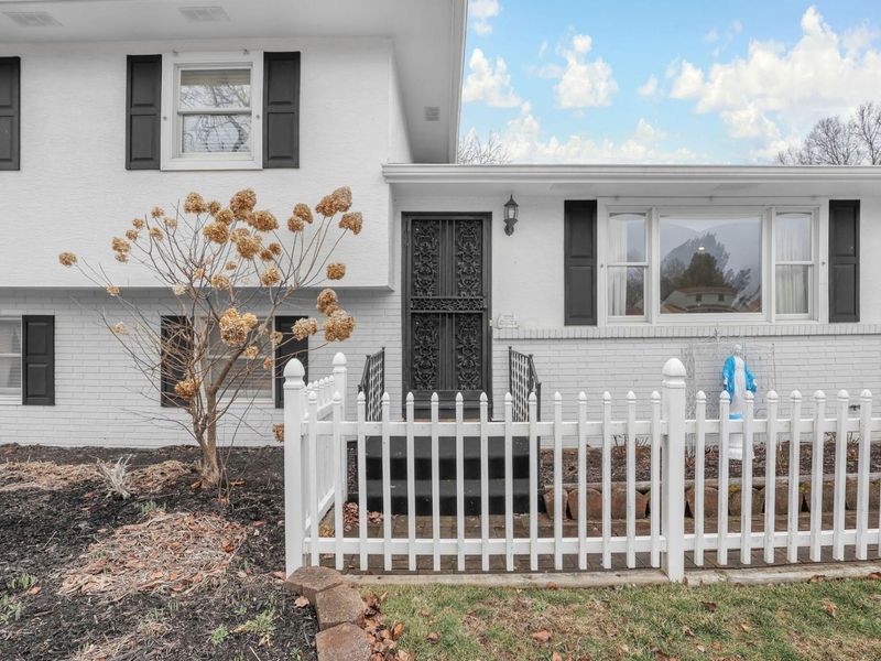222 Deer Trail Road, Reynoldsburg, OH 43068 Photo 5