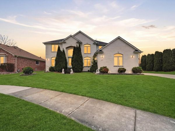 19444 Jack Pine Drive, Macomb, MI 48042