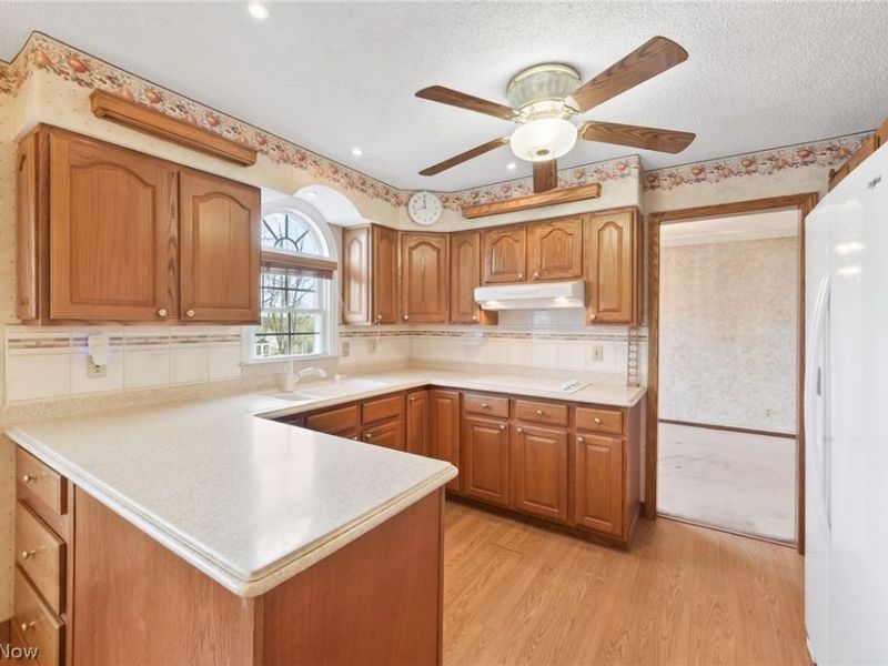 2300 Green Acres Drive, Parma, OH 44134 Photo 8