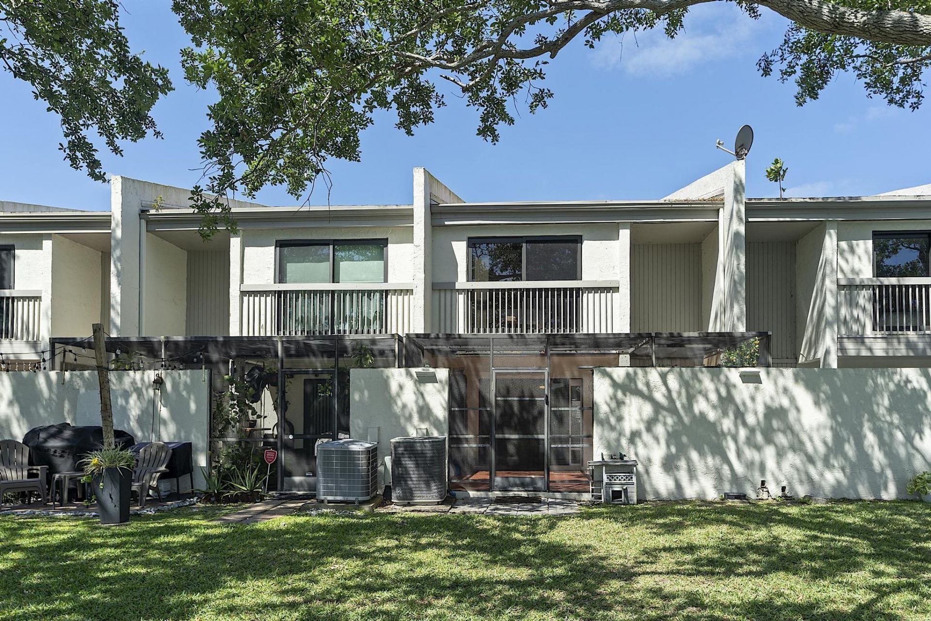 1177 NW 98th Terrace, Unit 132, Pembroke Pines, FL 33024 Photo