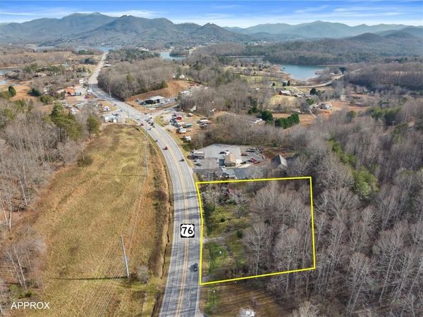 2038 US HWY 76 , Hiawassee, GA 30546