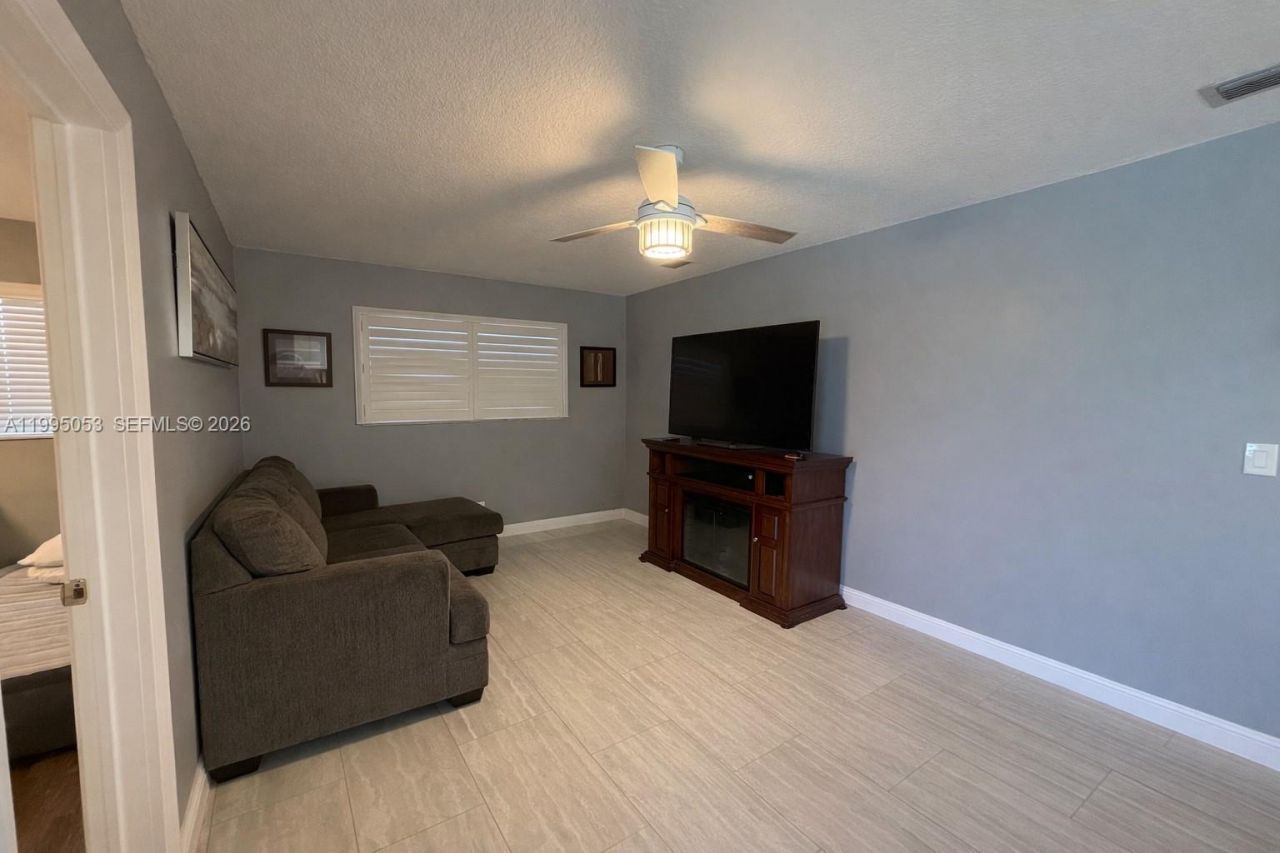 1341 NW 71st Ave, Plantation, FL 33313 Photo